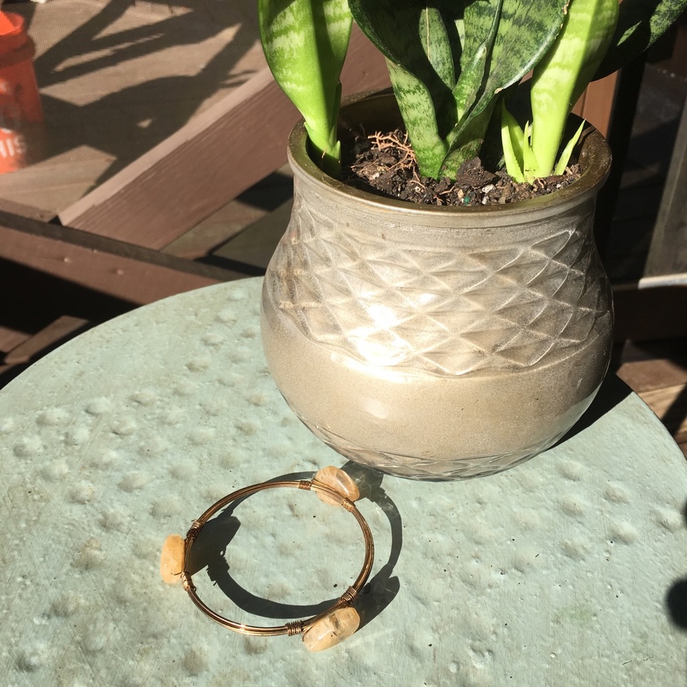 Gold bangle with Gemstones